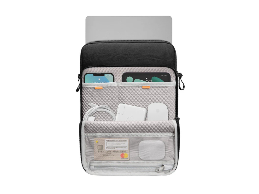 Buy Tomtoc H13 15” Laptop Shoulder Bag H13-E01D Black in Qatar Buy Tomtoc H13 15” Laptop Shoulder Bag H13-E01D Black in Qatar